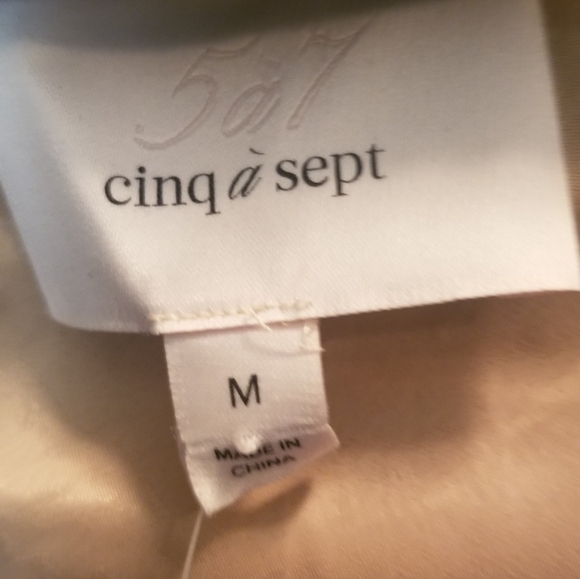 Cinq a Sept Lace Top with Front V Black sz M HOLIDAY PARTY READY ππππΎπ₯ - Picture 2 of 5